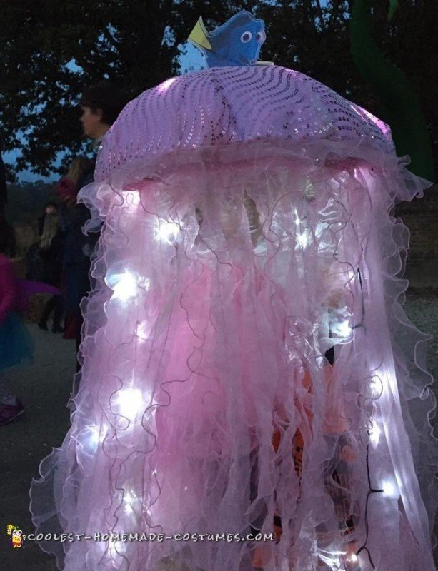 DIY Jellyfish Costume
 Stunning Homemade Jellyfish Costume