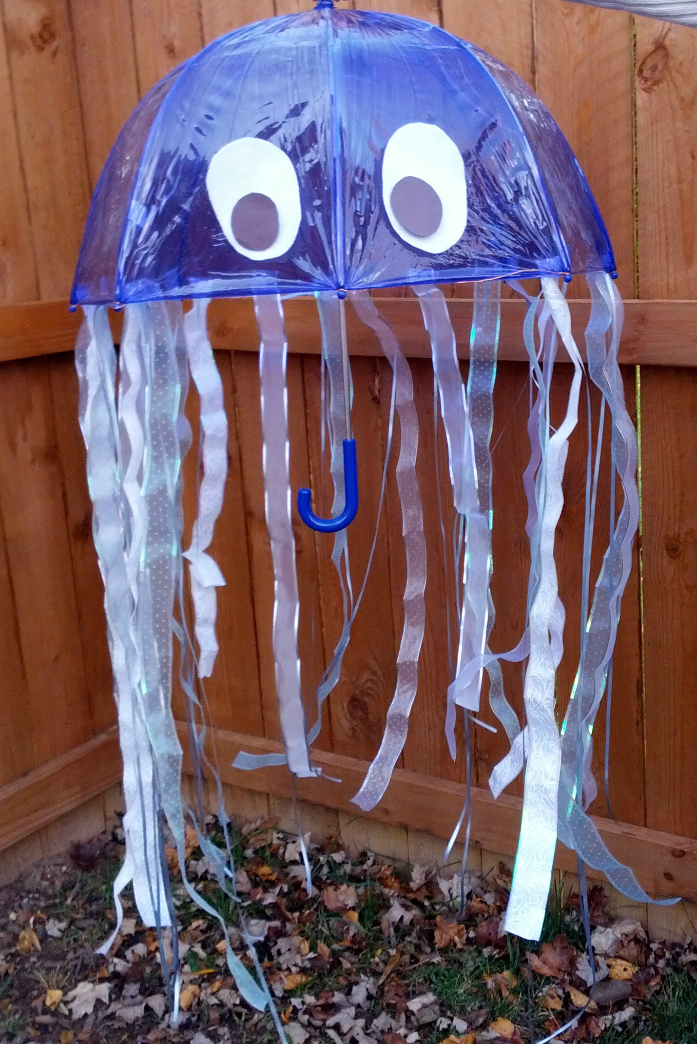 DIY Jellyfish Costumes
 Amazing DIY Jellyfish Costume Almost The Real Thing