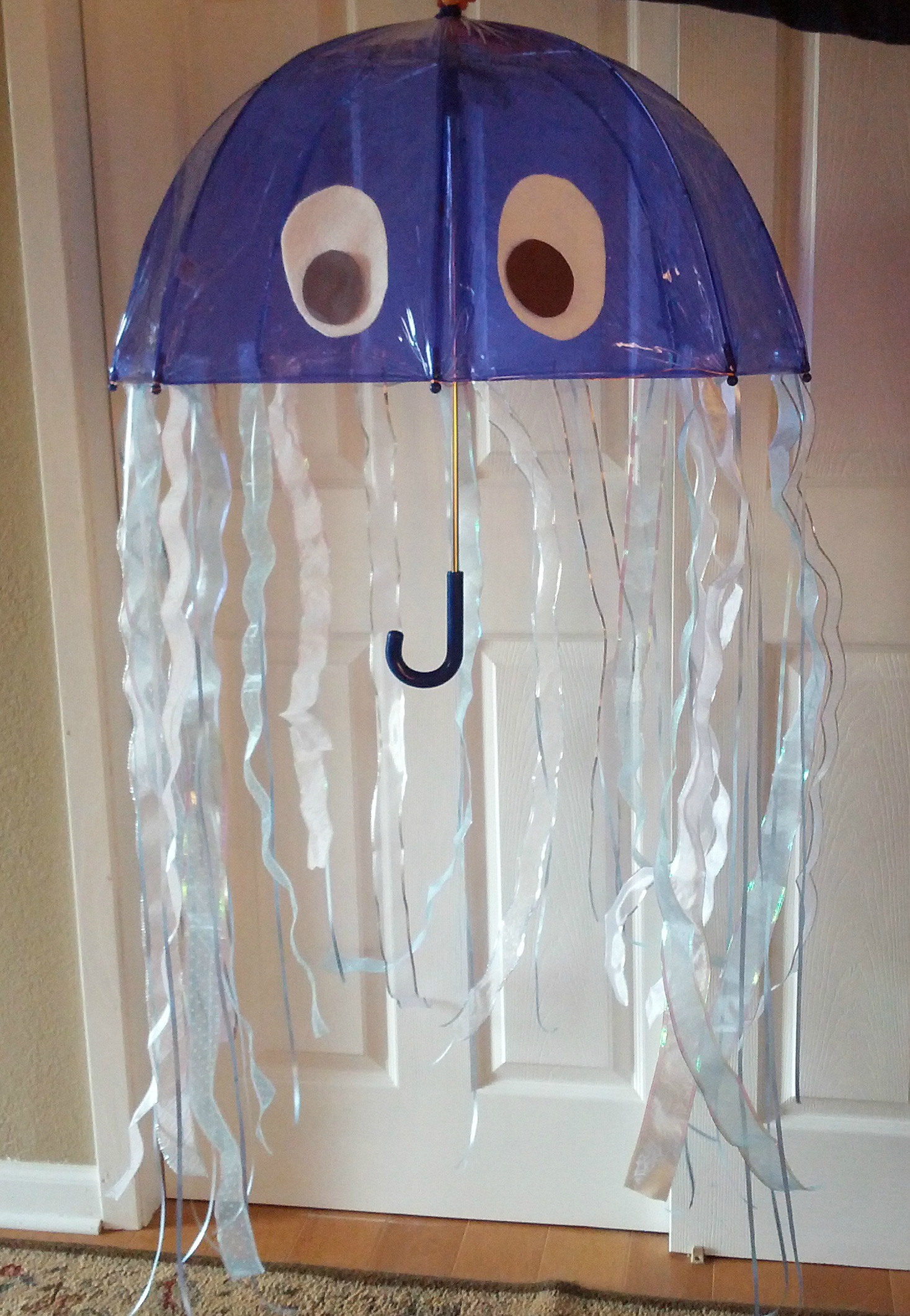 DIY Jellyfish Costumes
 Amazing DIY Jellyfish Costume Almost The Real Thing