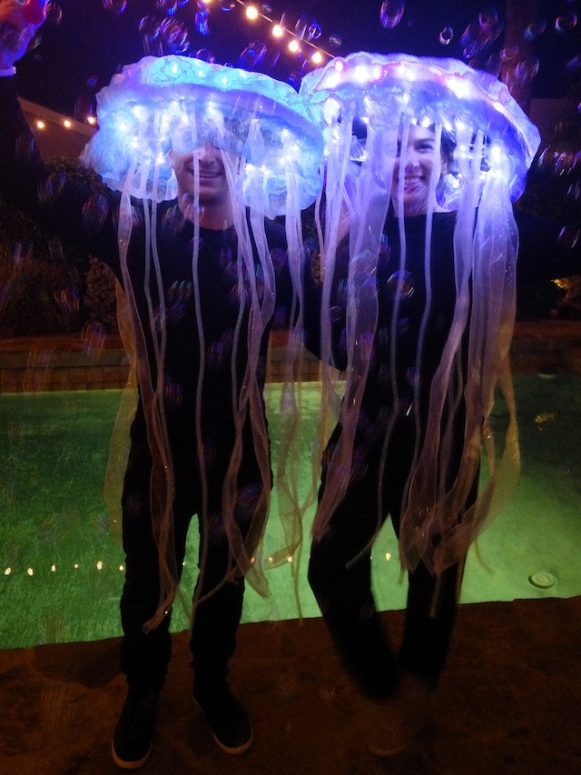 DIY Jellyfish Costumes
 DIY Jellyfish Costume Glow in the Dark The Kattwalk