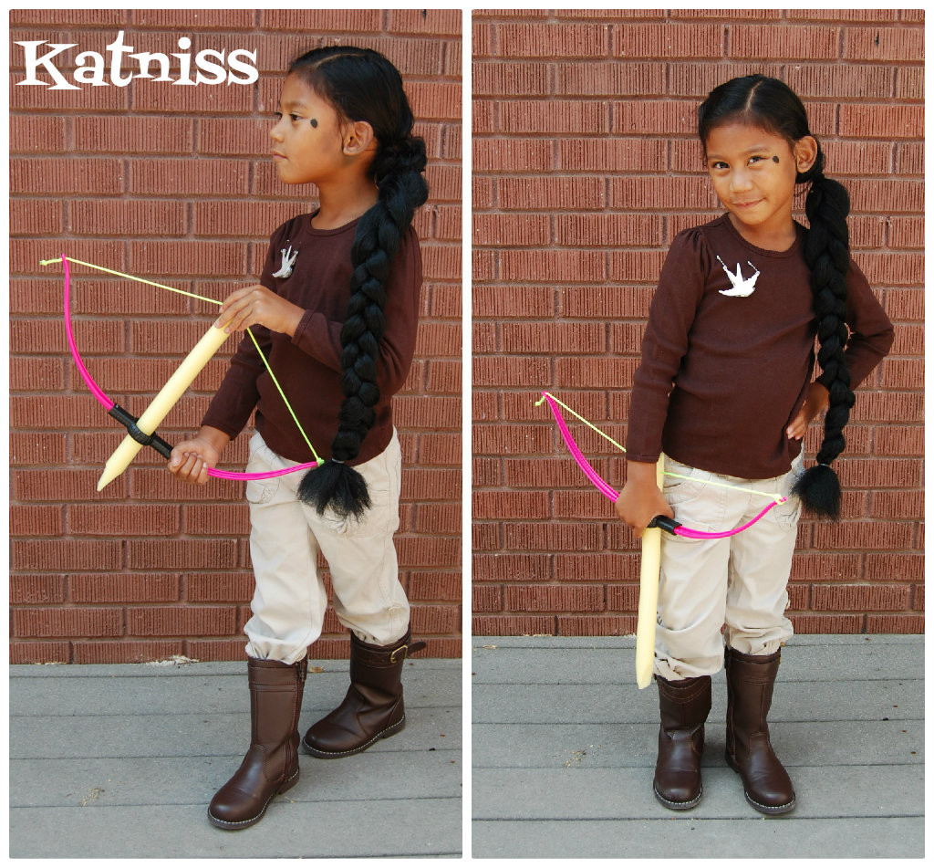 DIY Katniss Everdeen Costume
 Whatever Dee Dee wants she s gonna it DIY Katniss
