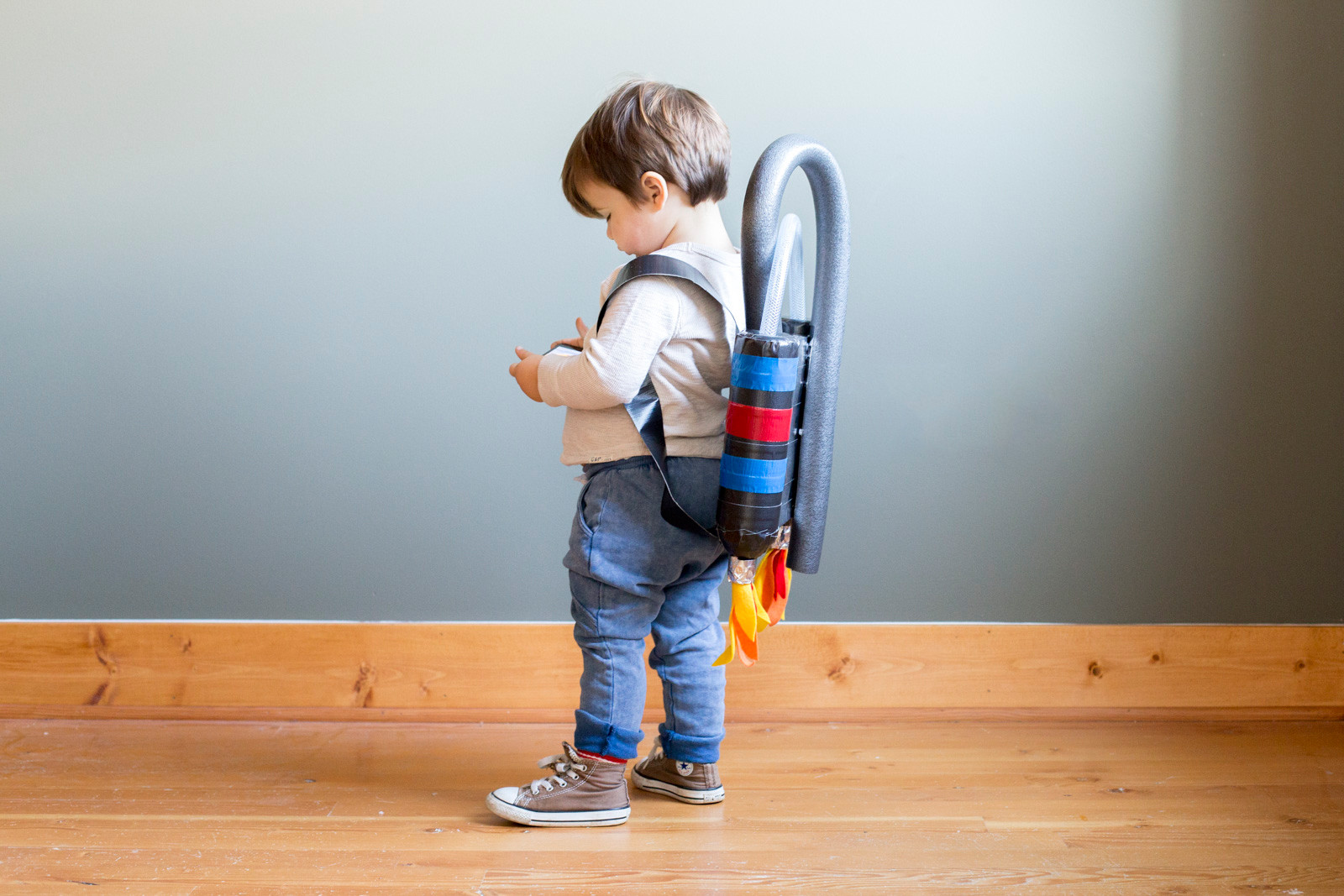 DIY Kids Astronaut Costume
 How to Make a DIY Kids Astronaut Costume for Halloween