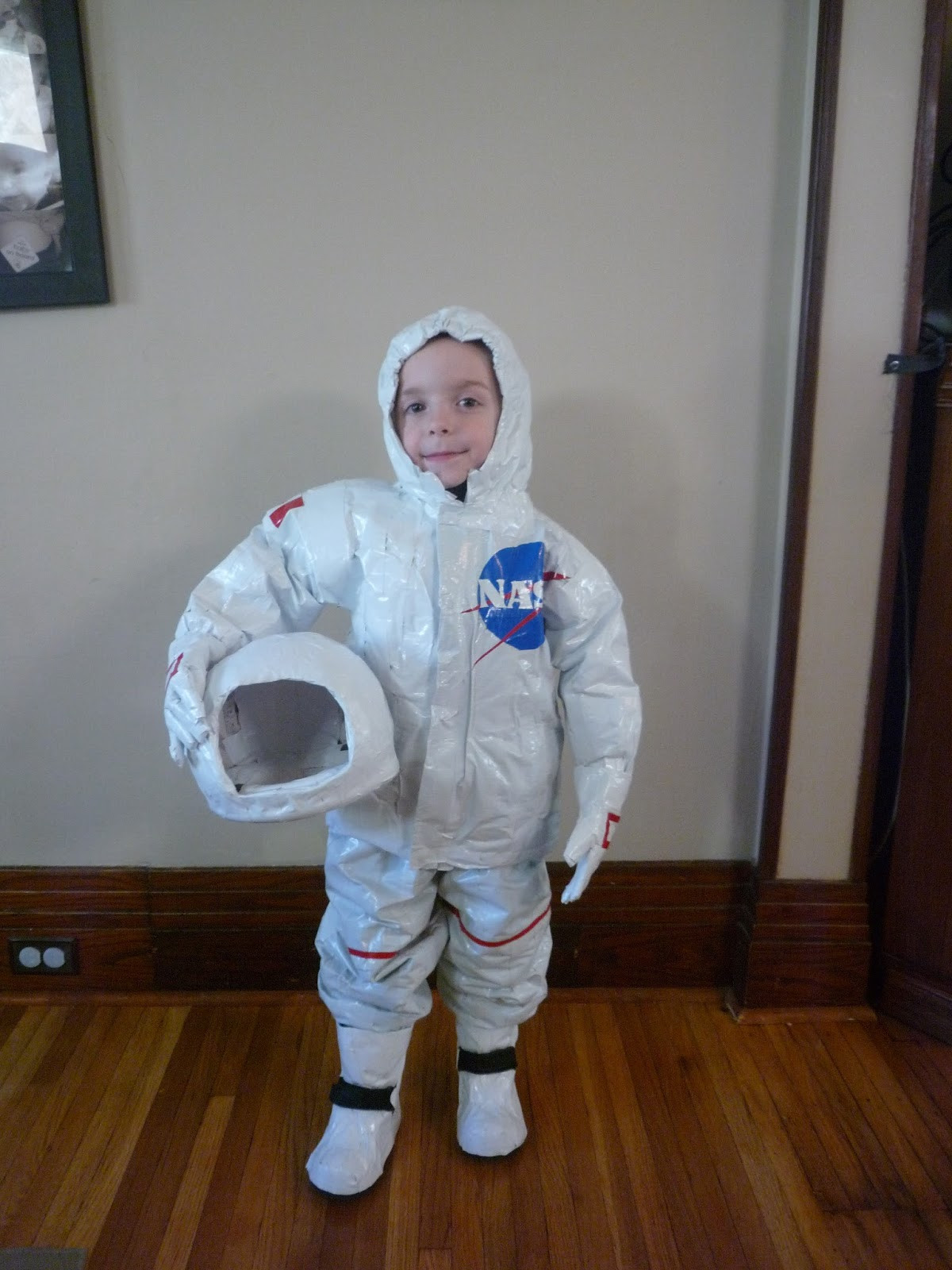 DIY Kids Astronaut Costume
 Full Time Frugal DIY childs costume $13 Astronaut