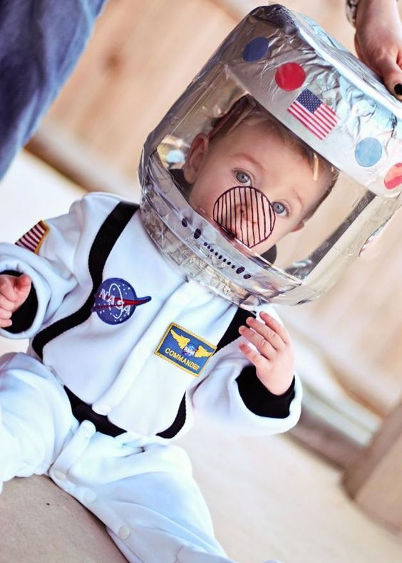 DIY Kids Astronaut Costume
 An Astronaut Costume For Kids Disfraces