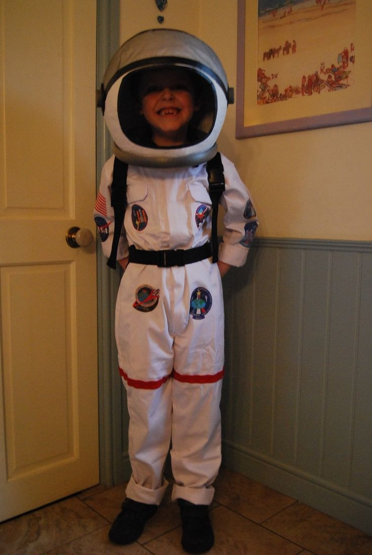 DIY Kids Astronaut Costume
 Pin on Kiddo