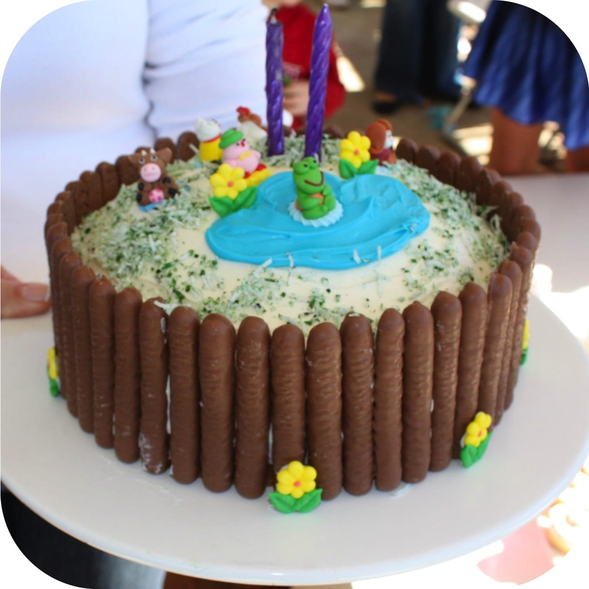 DIY Kids Birthday Cake
 Quick and simple kids birthday cake ee i ee i oh