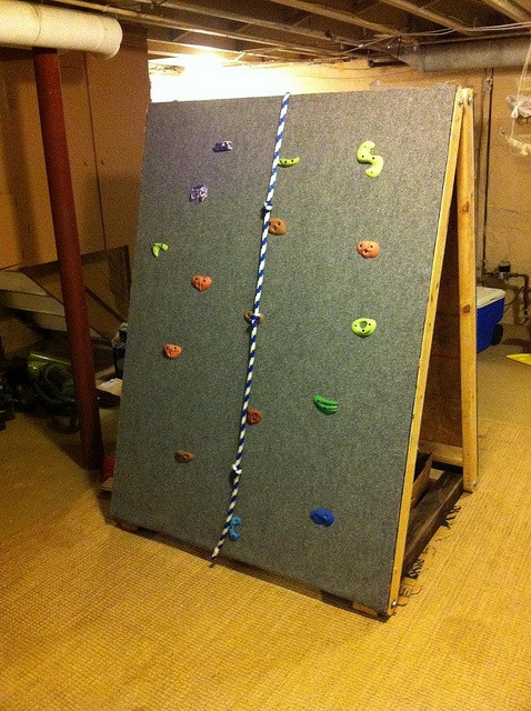 DIY Kids Climbing Wall
 18 DIY projects to ready for SUMMER A Little Craft