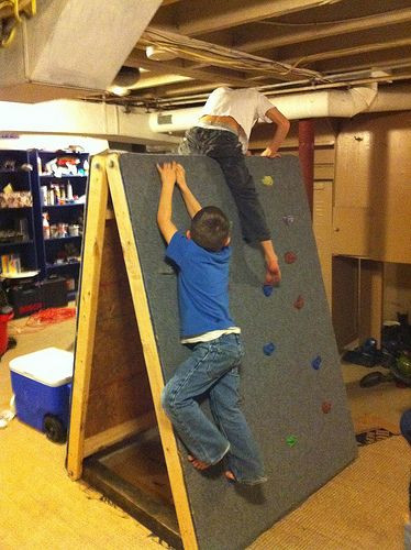 DIY Kids Climbing Wall
 DIY Portable rock climbing wall Perfect for rainy days