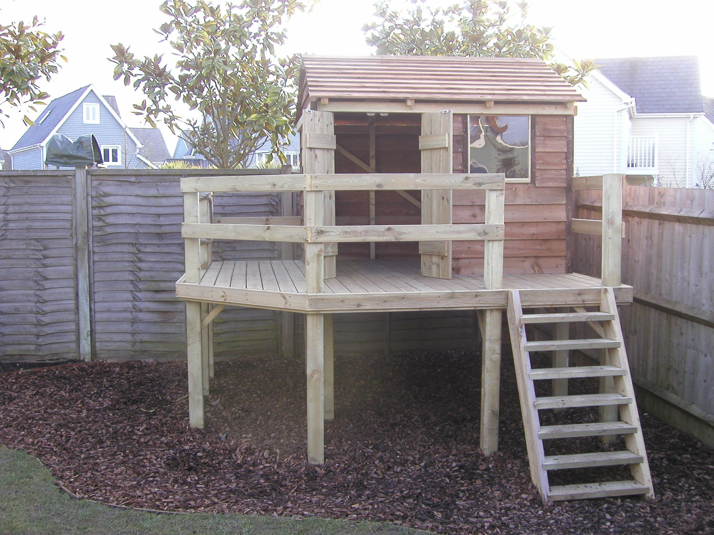 DIY Kids Forts
 simple backyard fort for kids