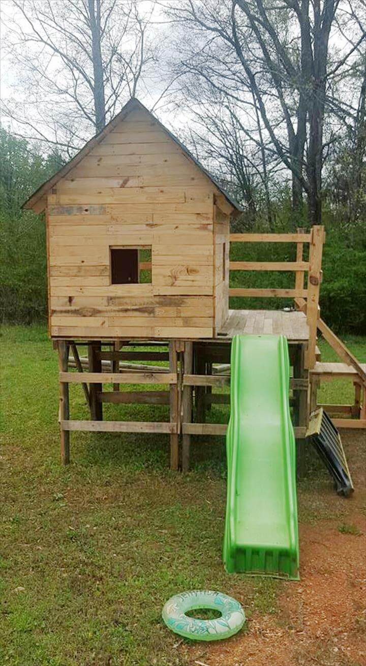 DIY Kids Playhouse
 DIY Kids Pallet Playhouse