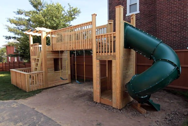 DIY Kids Playset
 16 DIY Playhouses Your Kids Will Love to Play In