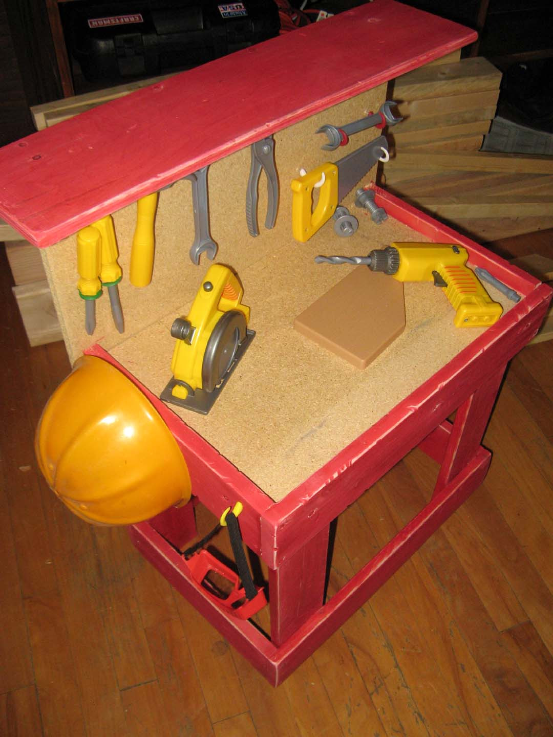 DIY Kids Work Bench
 Ana White