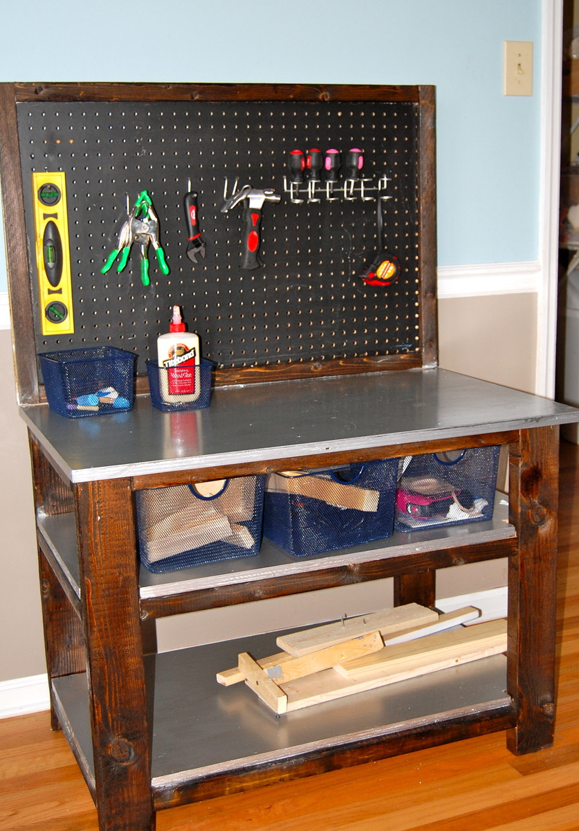 DIY Kids Work Bench
 Ana White