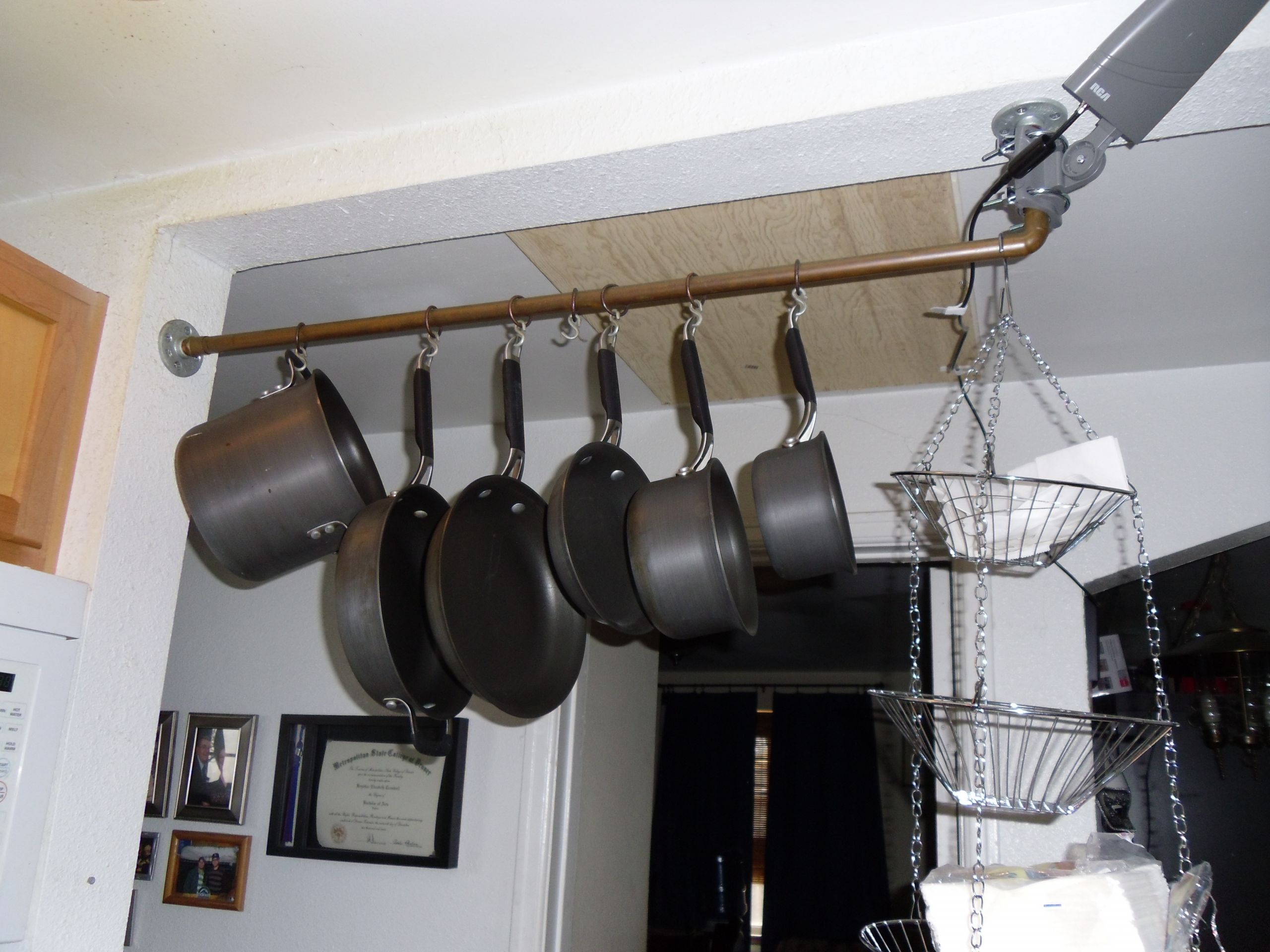 DIY Kitchen Pot Rack
 DIY Pot Rack