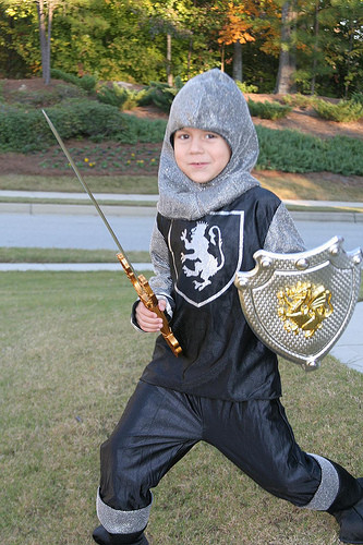 DIY Knight Costume
 Cheap and Easy Halloween Costumes for Kids