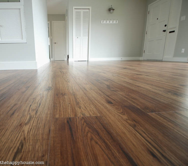 DIY Laminated Wooden Flooring
 10 Great Tips for a DIY Laminate Flooring Installation