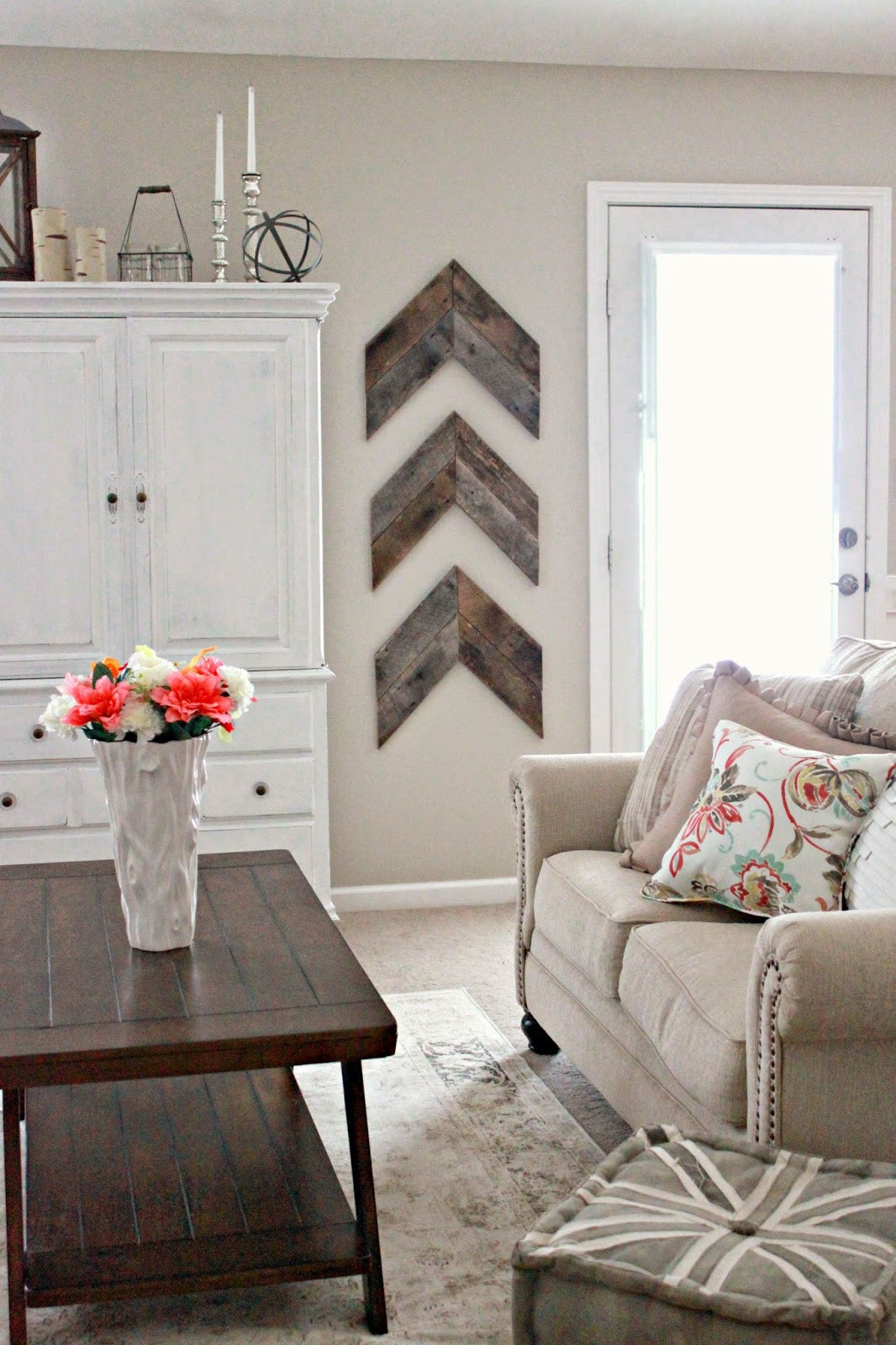 Diy Living Room Wall Decor
 15 Striking Ways to Decorate with Arrows