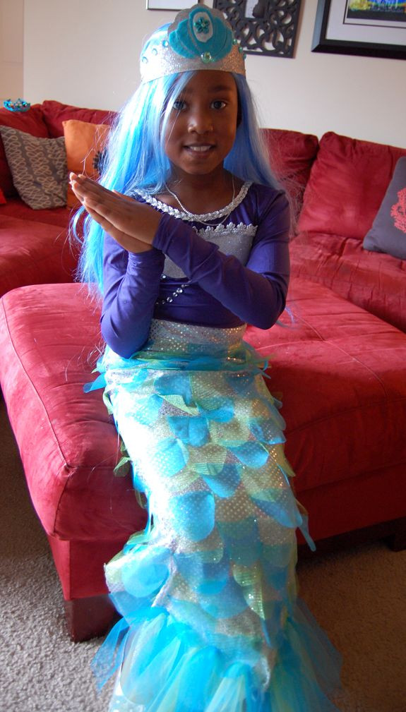 DIY Mermaid Halloween Costumes
 A Pirate & a DIY Mermaid Costume Tutorial