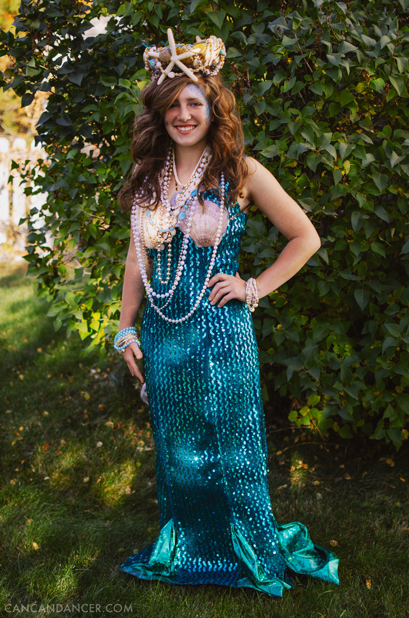 DIY Mermaid Halloween Costumes
 DIY Halloween Costume 2 – Mermaid