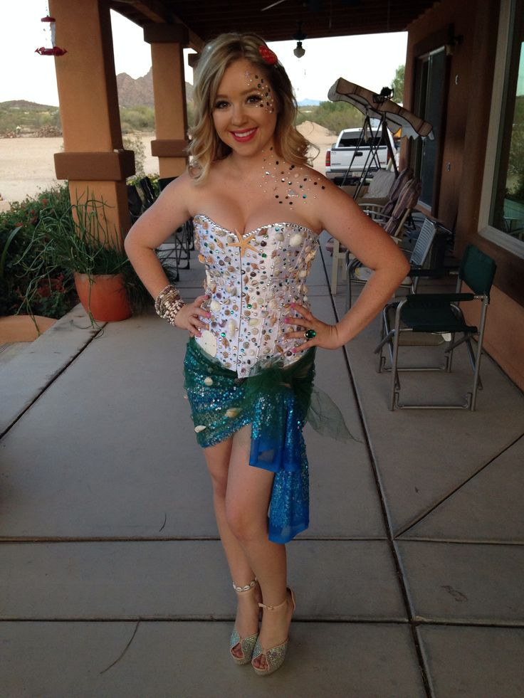 DIY Mermaid Skirt Costume
 DIY mermaid costume DIY Costumes Pinterest