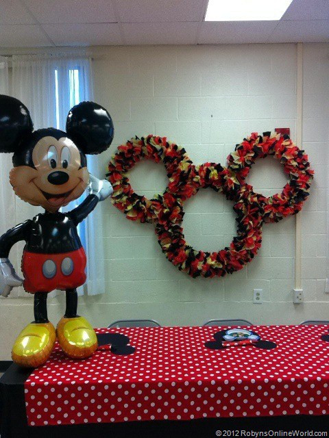 DIY Mickey Mouse Decorations
 DIY Mickey Mouse and Minnie Mouse Party Decorations