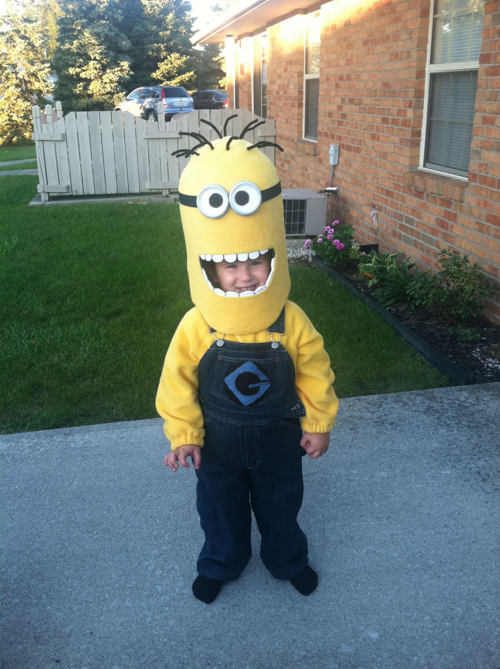 DIY Minion Costume For Kids
 My sons homemade minion costume