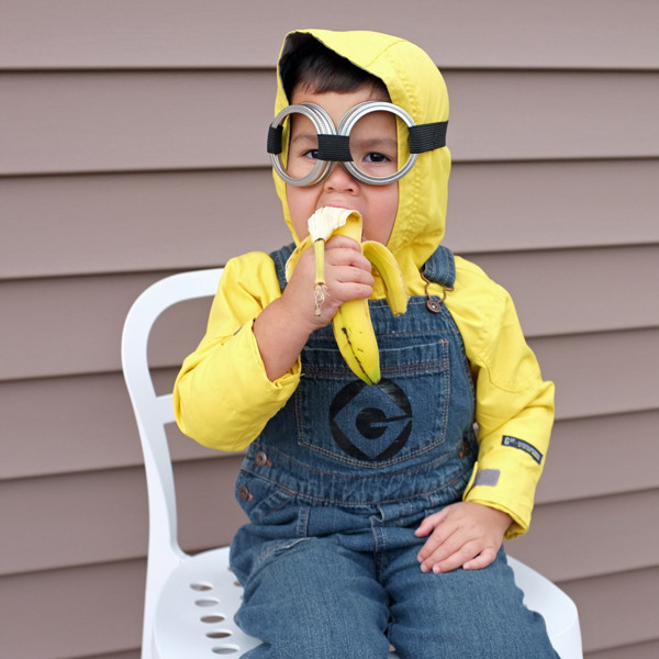 DIY Minion Costume For Toddler
 DIY Halloween Costumes Minion and Peter Pan s Shadow
