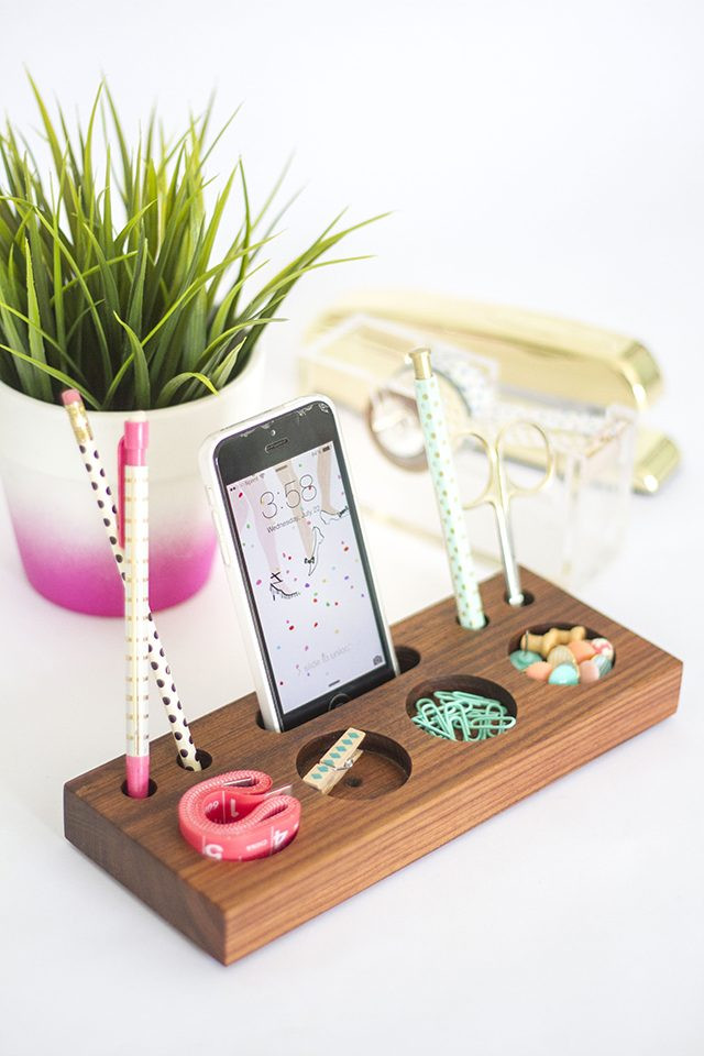 DIY Office Organizer
 DIY – Make a Modern Desk Organizer From a Block of Wood
