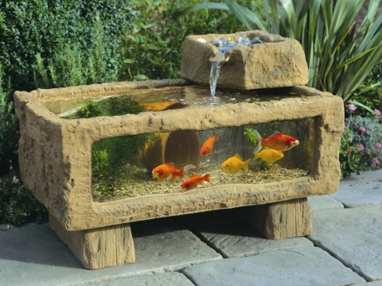DIY Outdoor Aquarium
 Outdoor patio gardens outdoor fish tank aquarium homemade