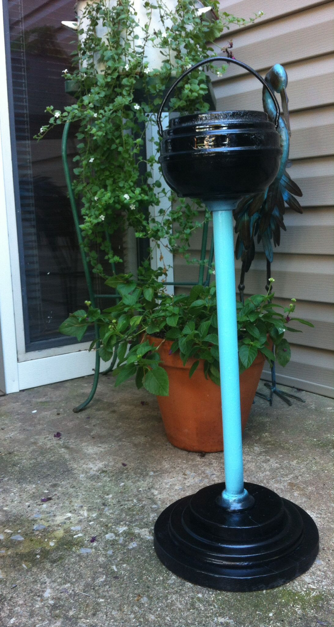 DIY Outdoor Ashtray Ideas
 Standing ashtray black turquoise