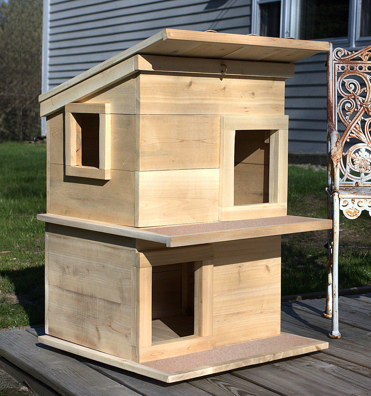 DIY Outdoor Cat House
 Outdoor Cat House Shelter from Touchstone Pet