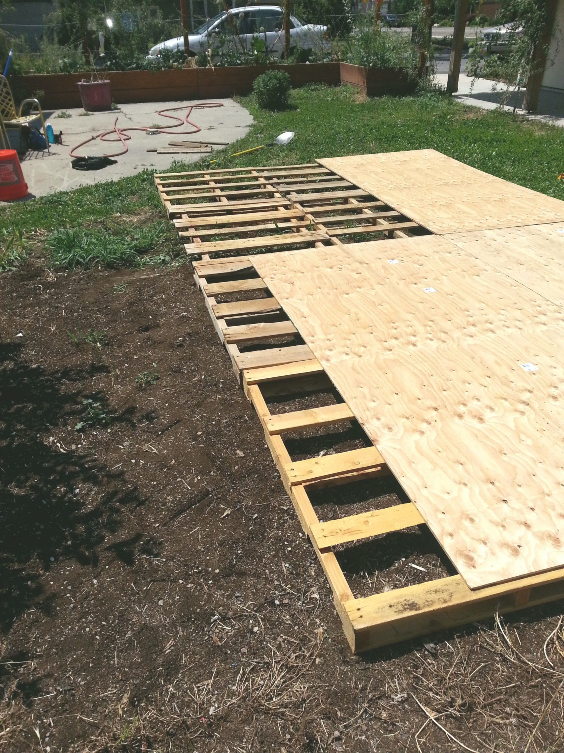 DIY Outdoor Dance Floor
 Making a Dance Ground from Recycled Pallets