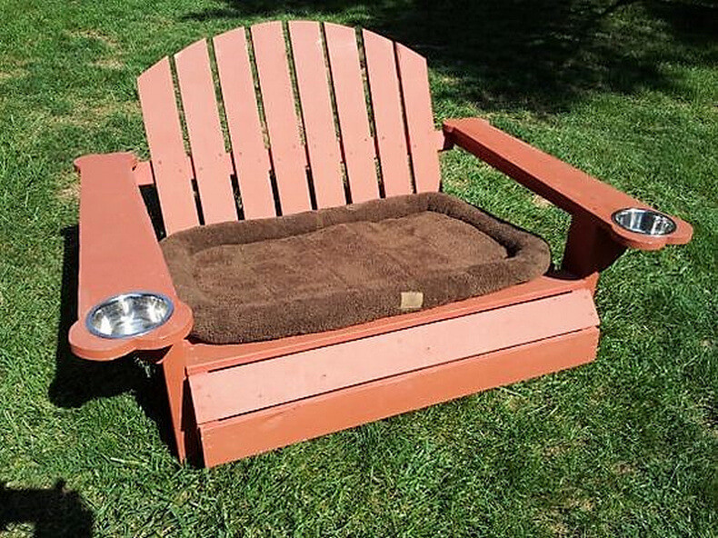 DIY Outdoor Dog Bed
 50 DIY Ideas for Wood Pallet Dog Beds