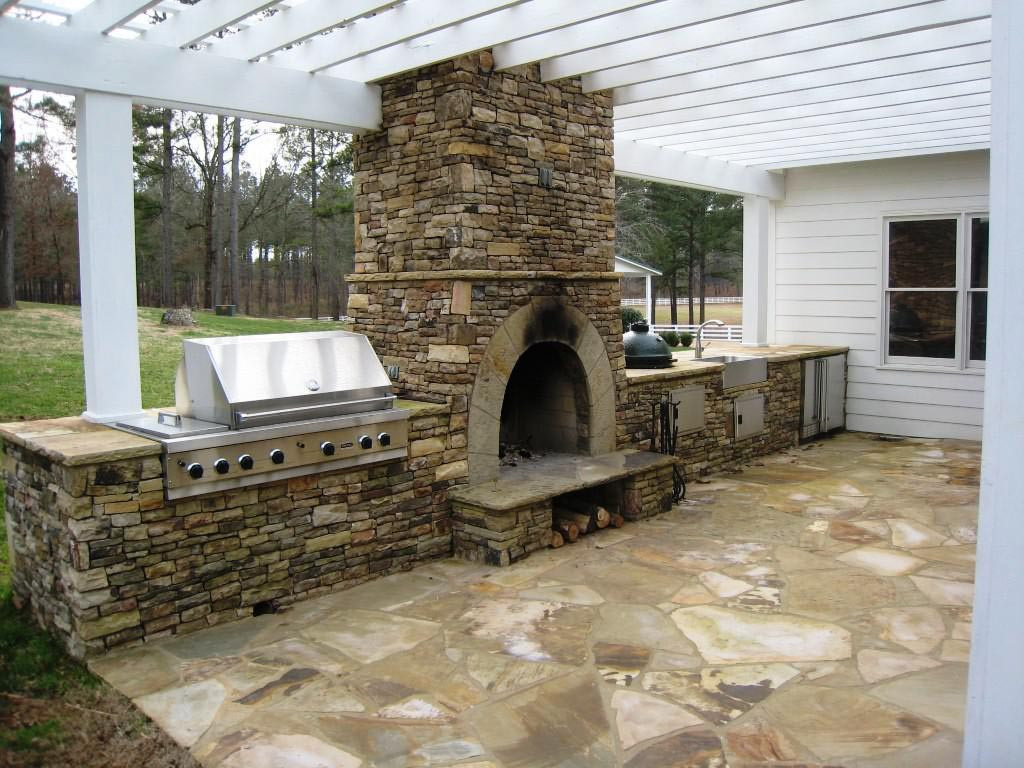 DIY Outdoor Fireplace Ideas
 DIY Outdoor Fireplace And Pizza Oven