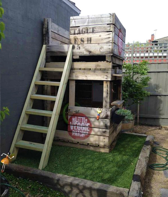DIY Outdoor Fort
 Is That a Pallet Swimming Pool 24 DIY Pallet Outdoor