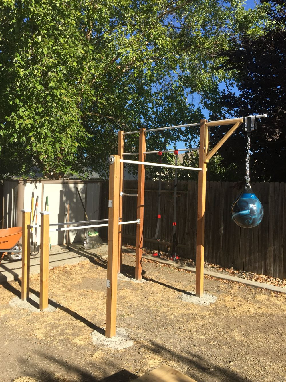 DIY Outdoor Gymnastics Bar
 DIY backyard workout ideas