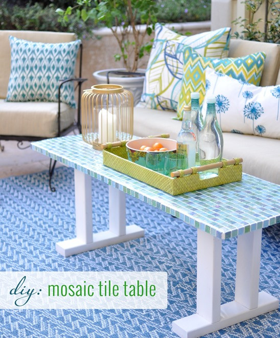 DIY Outdoor Mosaic Table
 DIY Tile Outdoor Table