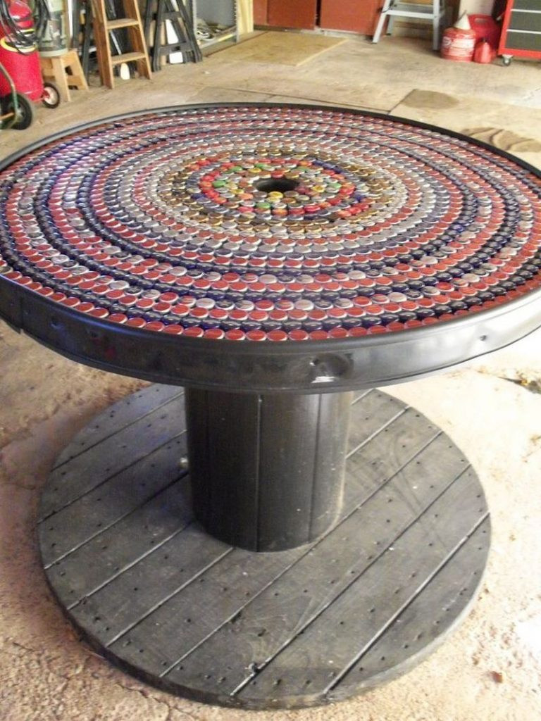 DIY Outdoor Mosaic Table
 DIY Repurposed Reel Mosaic Table