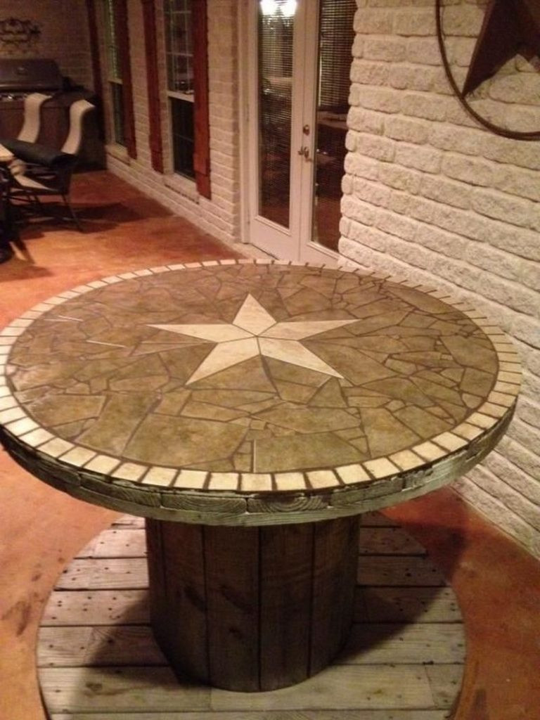 DIY Outdoor Mosaic Table
 DIY Repurposed Reel Mosaic Table