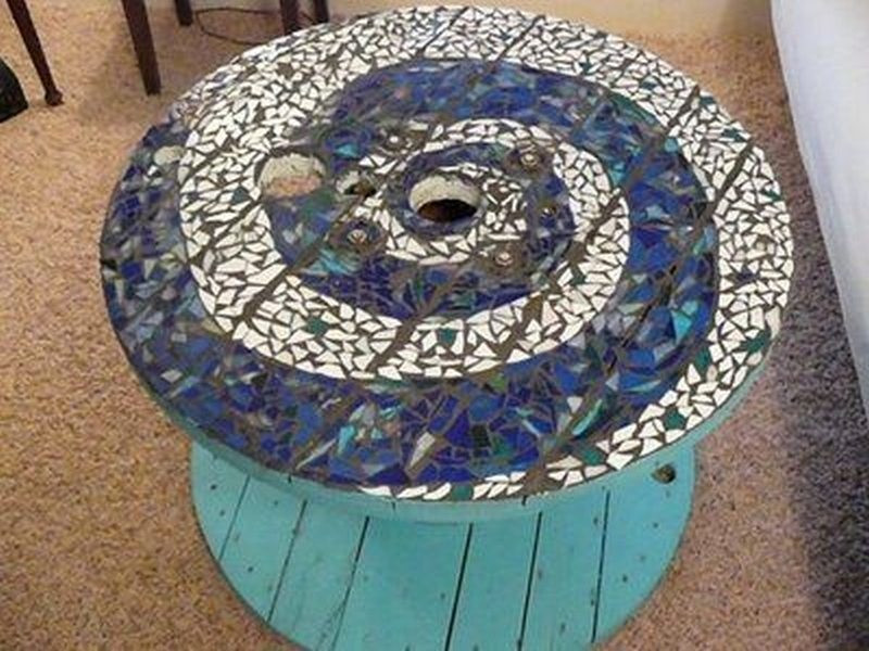 DIY Outdoor Mosaic Table
 DIY Repurposed Reel Mosaic Table