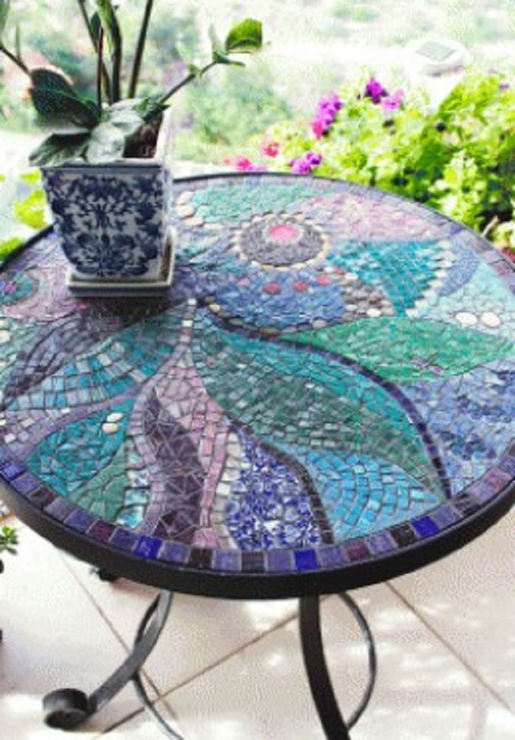 DIY Outdoor Mosaic Table
 Top 10 Impressive Mosaic Projects for Your Garden Top