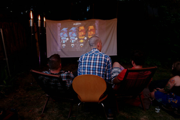 DIY Outdoor Movie Projector
 Outdoor Movie Night DIY