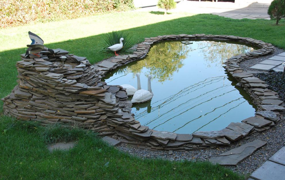 DIY Outdoor Pond
 Diy Garden Pond Ideas