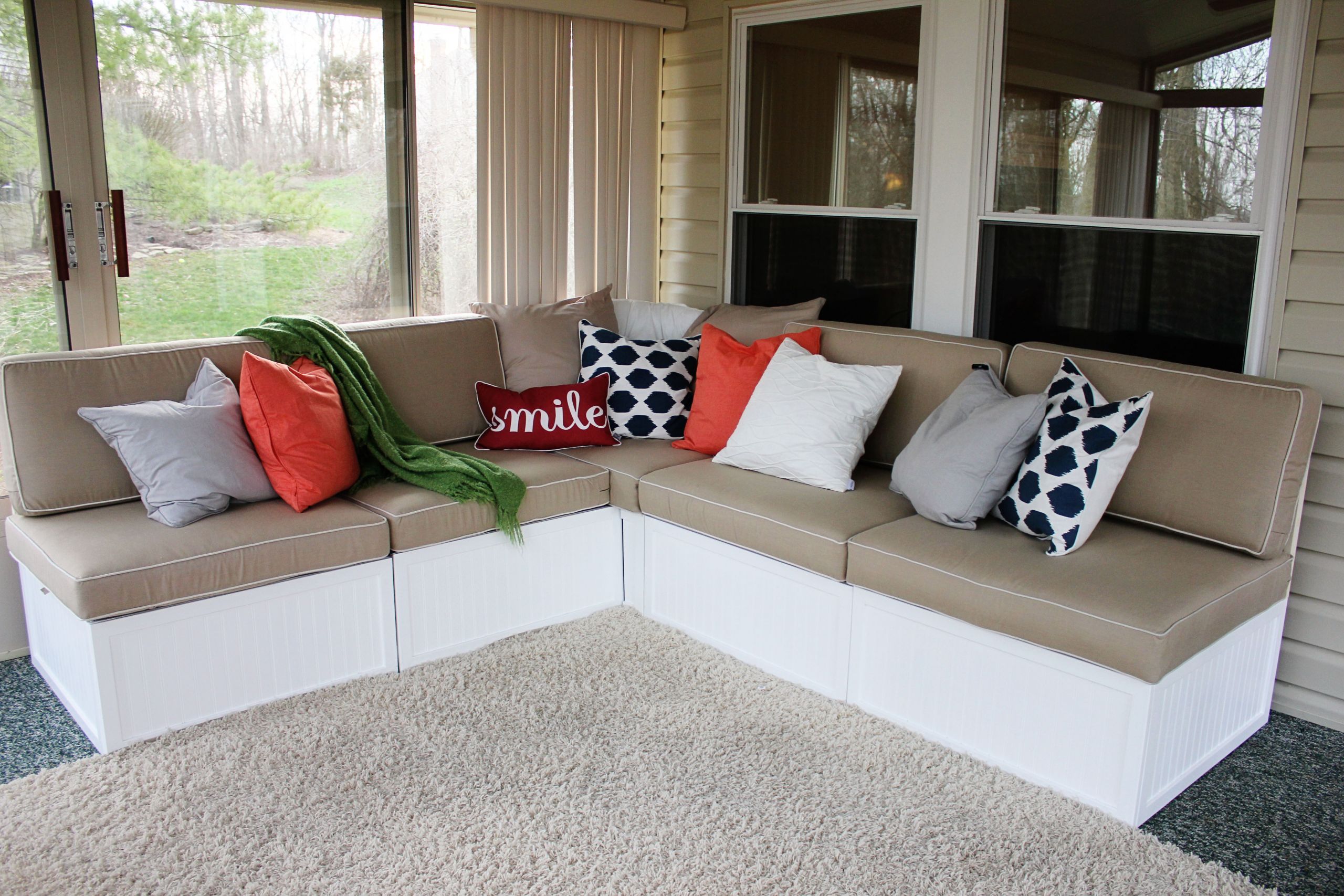 DIY Outdoor Sectional 2X4
 Ana White