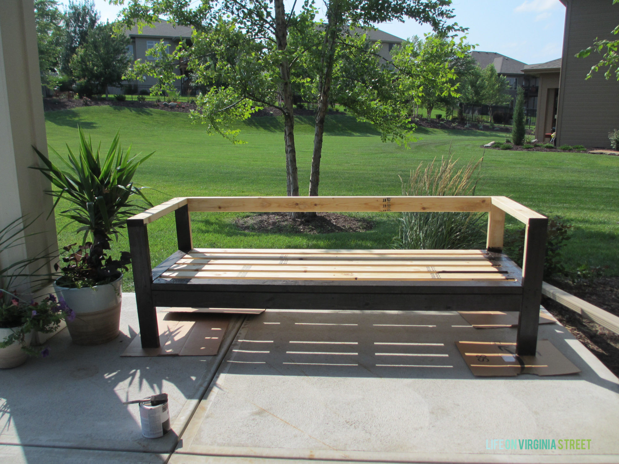 DIY Outdoor Sectional 2X4
 How to Build a DIY Outdoor Couch