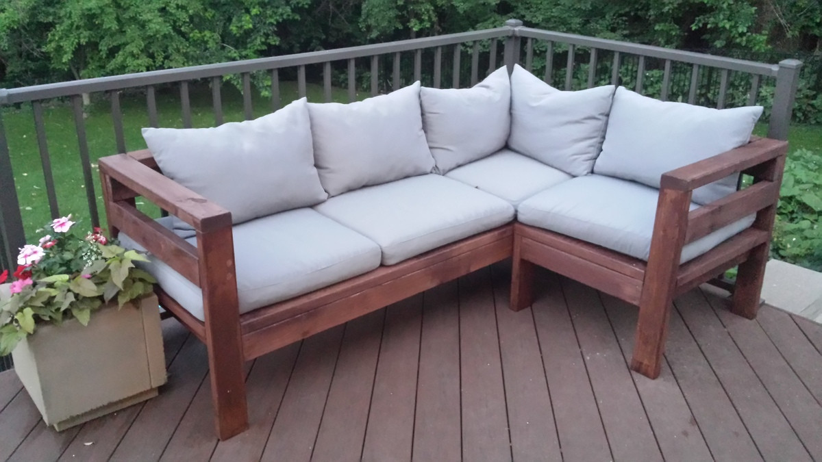 DIY Outdoor Sectional Sofa
 Ana White