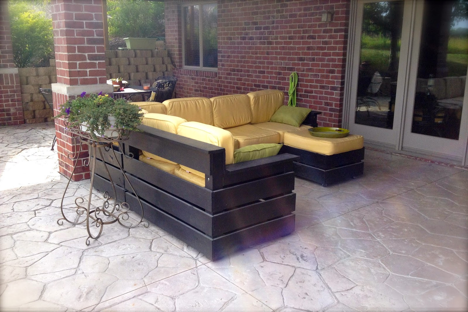 DIY Outdoor Sectional
 DIY Why Spend More DIY Outdoor Sectional