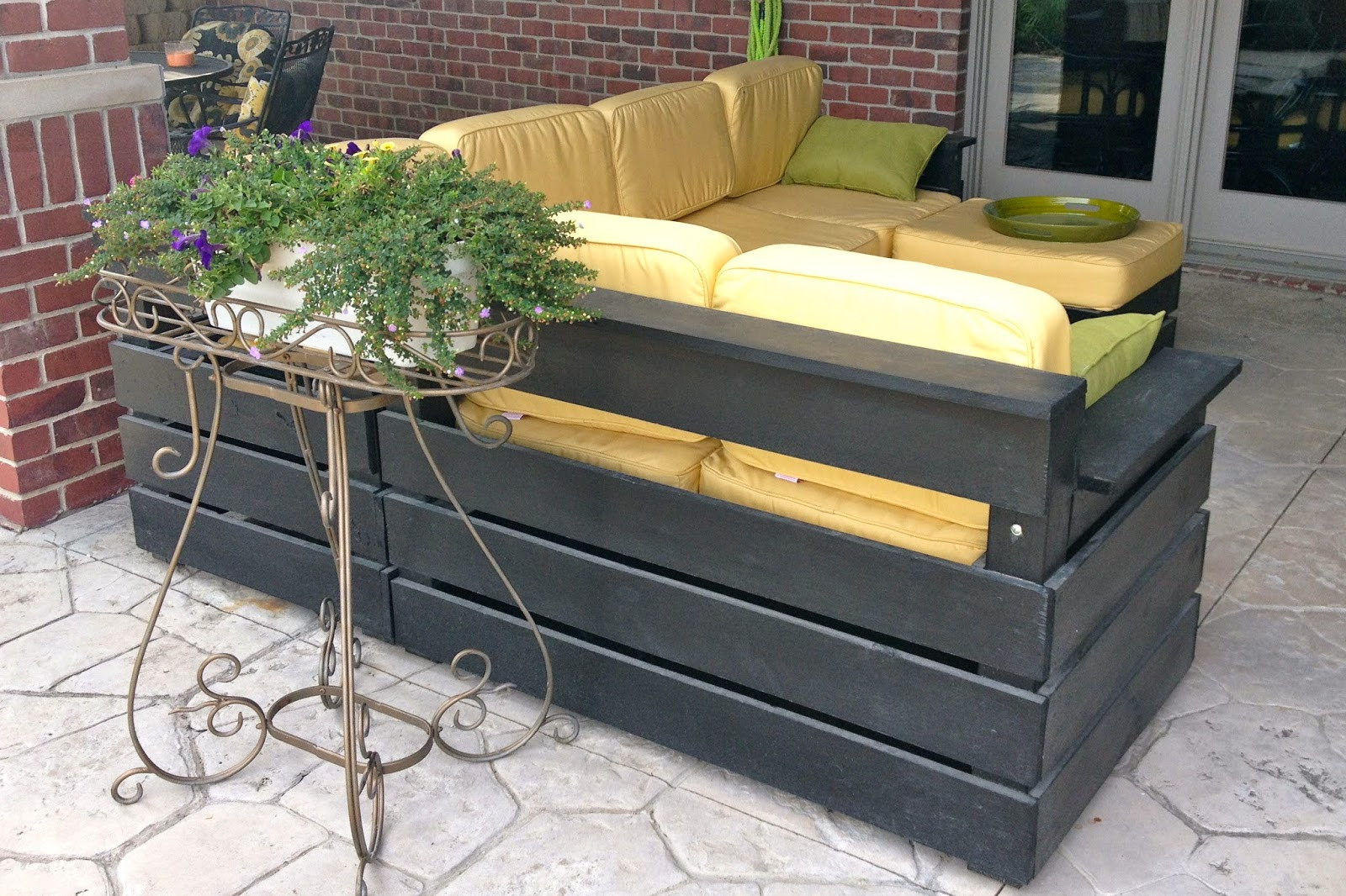 DIY Outdoor Sectionals
 DIY Why Spend More DIY Outdoor Sectional