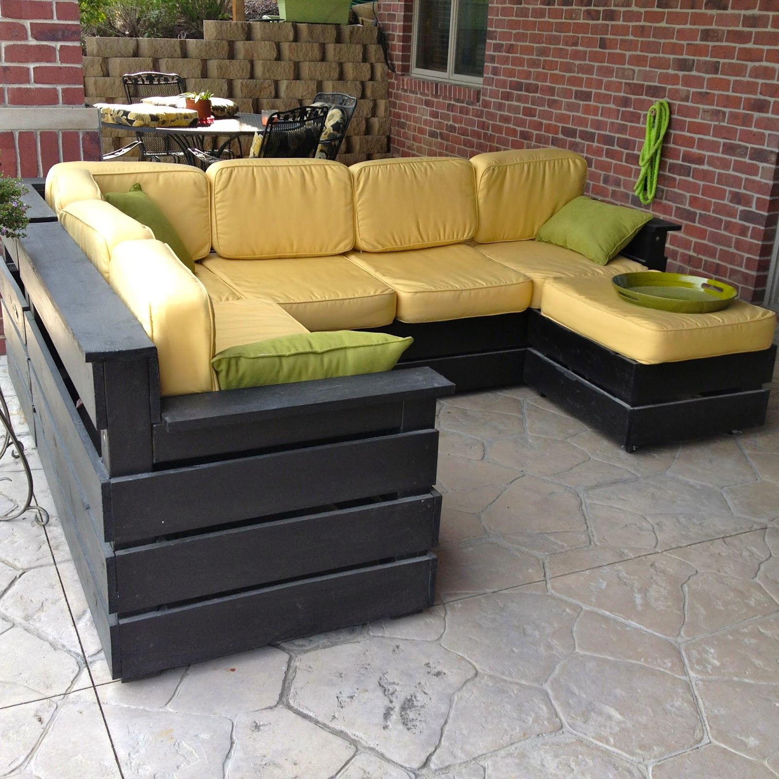 DIY Outdoor Sectionals
 DIY Why Spend More DIY Outdoor Sectional