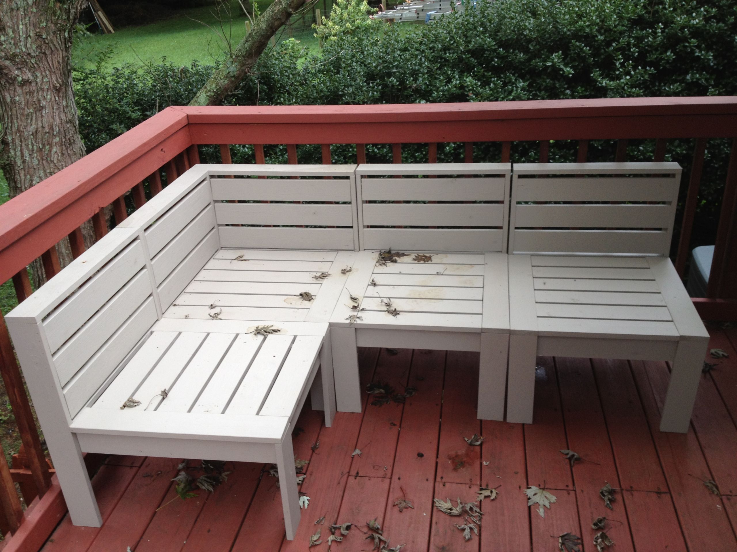 DIY Outdoor Sectionals
 Ana White